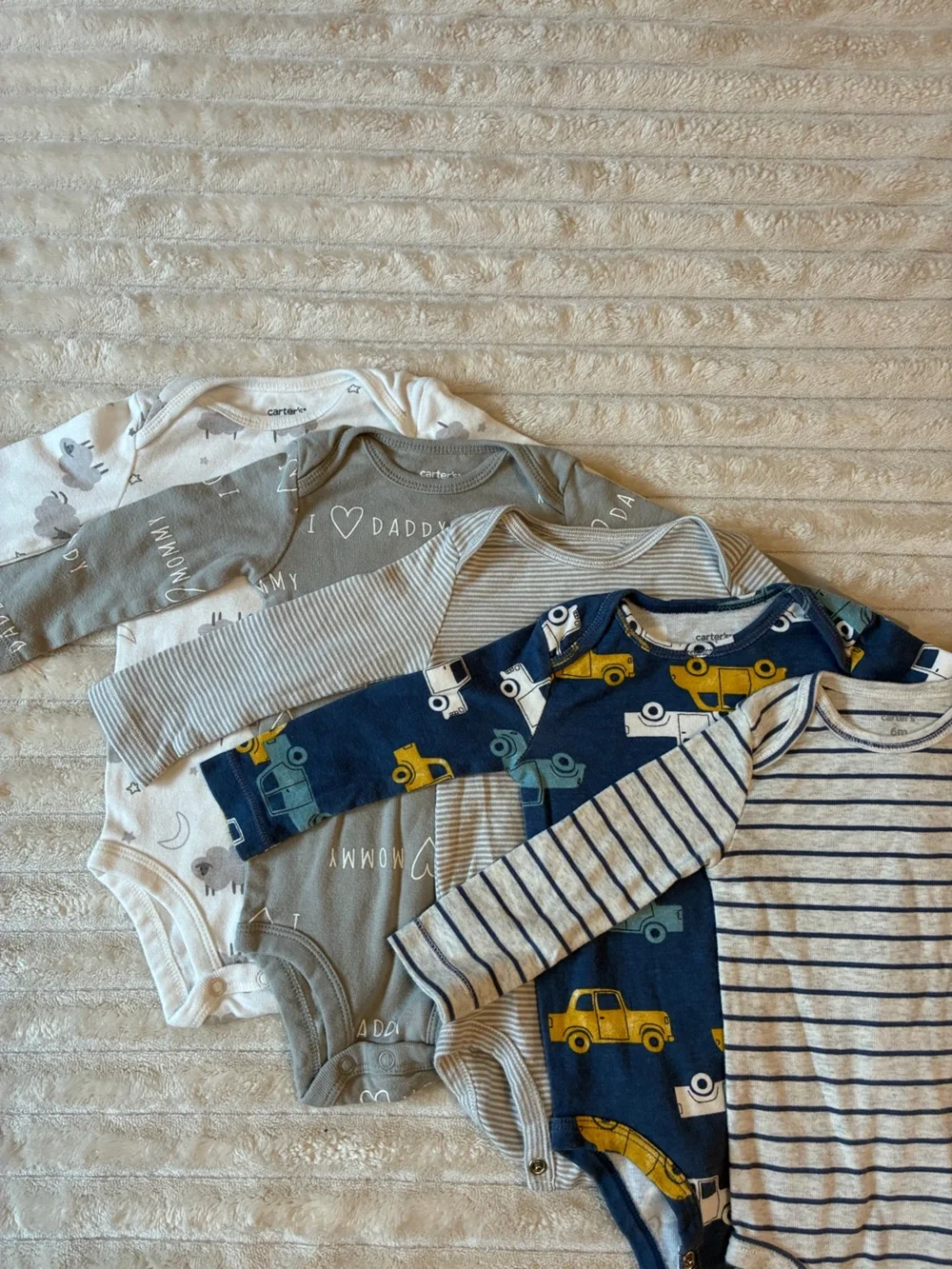 Carter’s 6M Long Sleeve Onesie Bundle — Set of 7 🤍
